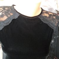 Черна кукленска рокля кадифе с дантелени ръкави, снимка 2 - Рокли - 40341708