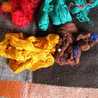 Прежда различни цветове неизползвана и куки за плетене, снимка 14 - Други - 30841405