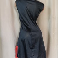 М/L Черна сатенена рокля с червена дантела , снимка 3 - Рокли - 41649520