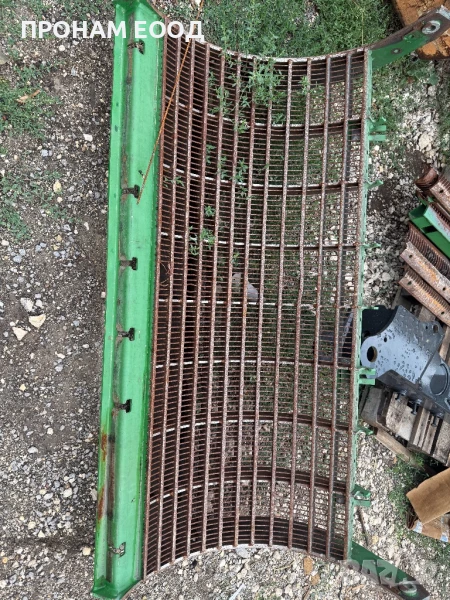 Части за комбайна John Deere, снимка 1