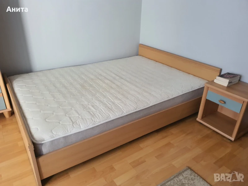 Легло с матрак и нощно шкафче, снимка 1
