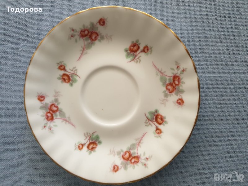 Малка порцеланова колекционерска чинийка, снимка 1