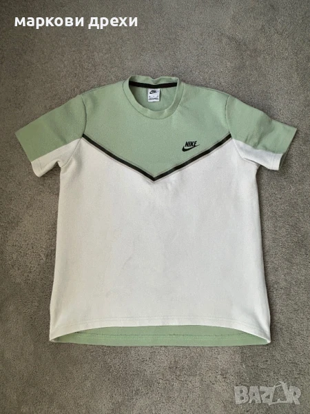 Nike tech t shirt M, снимка 1