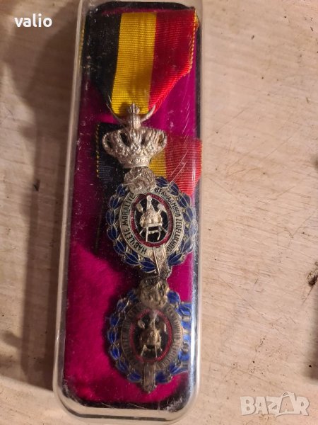 Медали ордени , снимка 1