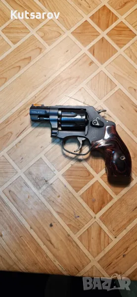 Продавам револвер „Смит и Уесън”, снимка 1