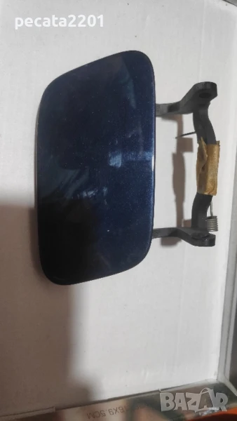 Продавам - оригинална дясна капачка пръскалка за фар на Audi A4 B8, снимка 1