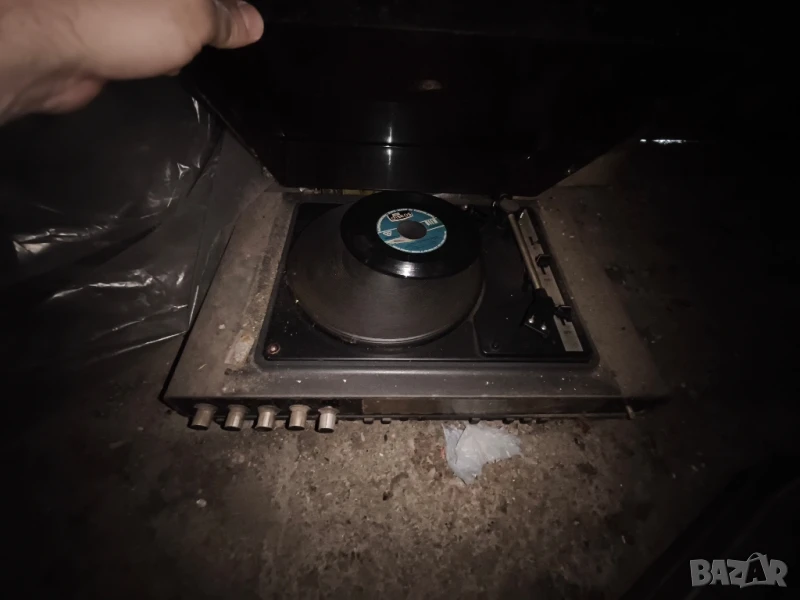 Грамофон, запазен , снимка 1