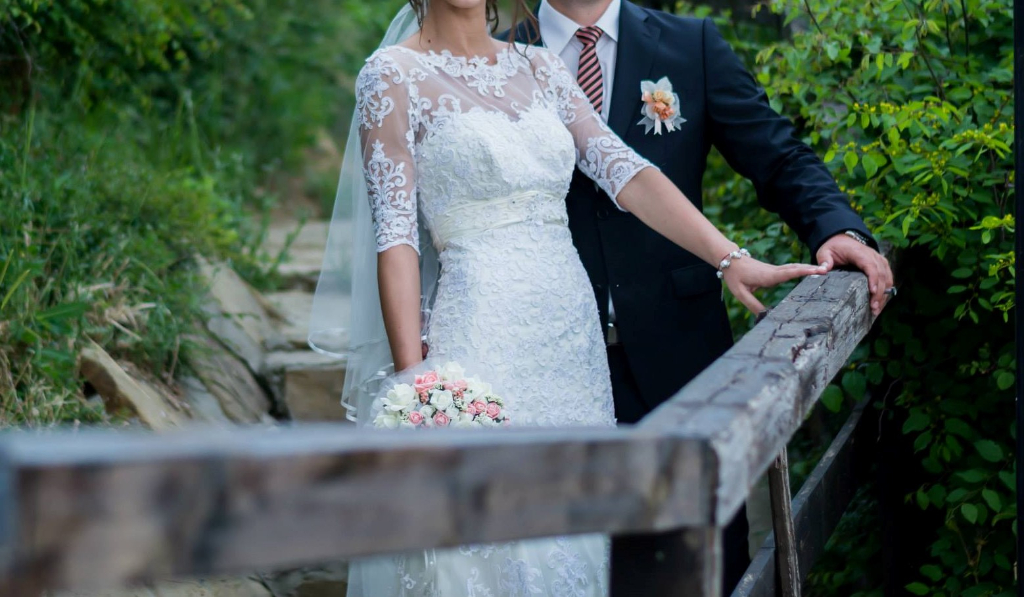 Сватбена рокля в цвят екрю в Сватбени рокли в гр. Варна - ID36226780 —  Bazar.bg