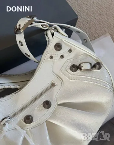 Balenciaga Дамска чанта, кожа, снимка 3 - Чанти - 56079986