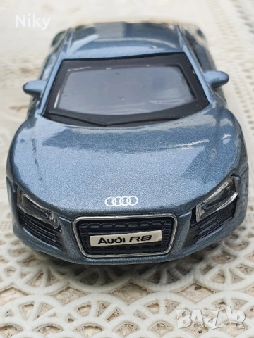 Audi R8 1/43, снимка 6 - Колекции - 51633397