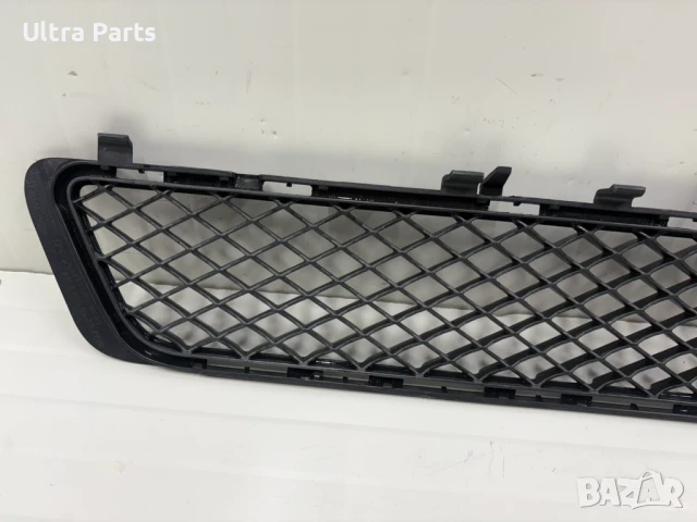 Оригинална центрaлна решетка за Mercedes-Benz W212 E-Class A212 8850023, снимка 2 - Части - 50467809