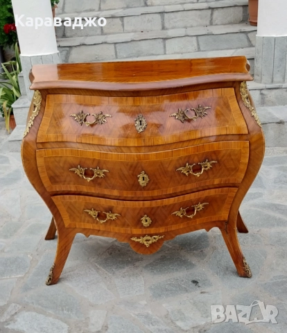 Комод Бомбе