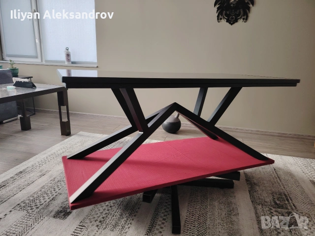 Дизайнерска холна маса