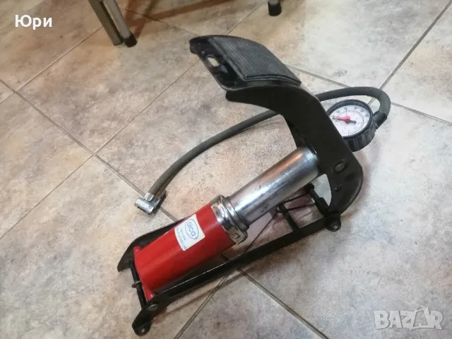 Продавам немска крачна помпа за гуми