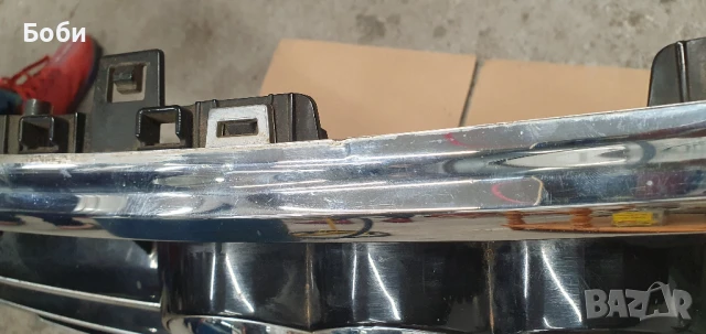 Продавам здрава оригинална решетка за Ауди А7/S7 4G8 853 651 C/D със забележки, снимка 4 - Части - 50787560