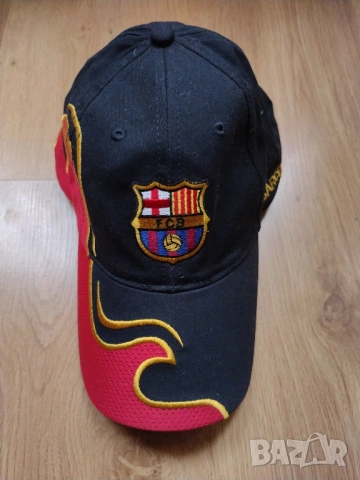 Barcelona - детска футболна шапка с козирка на Барселона