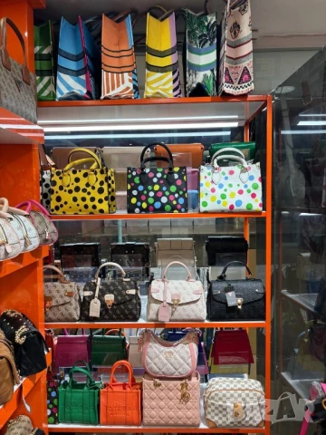 чанти chanel guess gucci the tote bag marc jacobs fendi ysl saint laurent hermes guess, снимка 13 - Чанти - 51387966