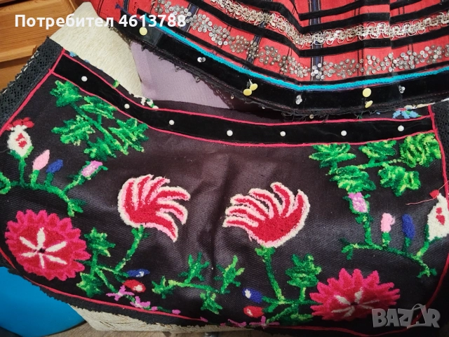 Части от женска носия, снимка 3 - Антикварни и старинни предмети - 52514910