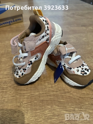 Детски маратонки Champion, снимка 2 - Детски маратонки - 56156257