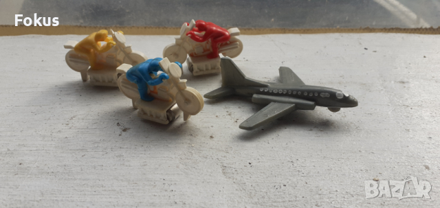 Лот миниатюрни играчки моторчета и самолет, снимка 2 - Антикварни и старинни предмети - 44717240