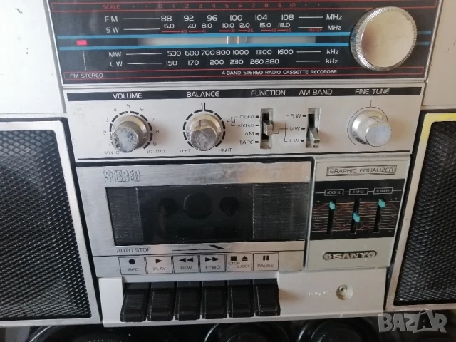 Радиокасетофон SANYO M9813L, снимка 2 - Радиокасетофони, транзистори - 50560209
