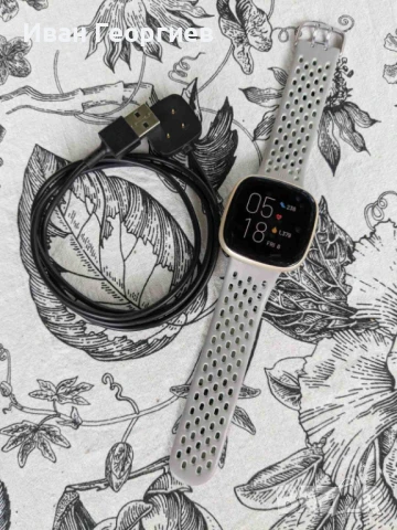 Fitbit Versa 3 , снимка 1