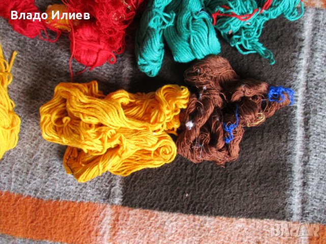 Прежда различни цветове неизползвана и куки за плетене, снимка 14 - Други - 30841405