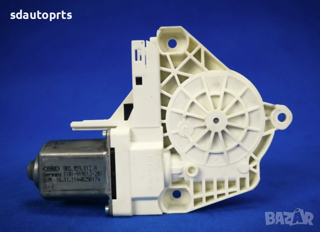 Отличен Мотор за стъклоповдигач 8K0959812A, снимка 2 - Части - 51958615