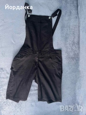 Черен дамски къс гащеризон с джобове