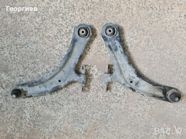 Ляв и десен носач Nissan Qashqai J10, снимка 2 - Части - 51986585