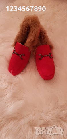 Червени мокасини с пух
