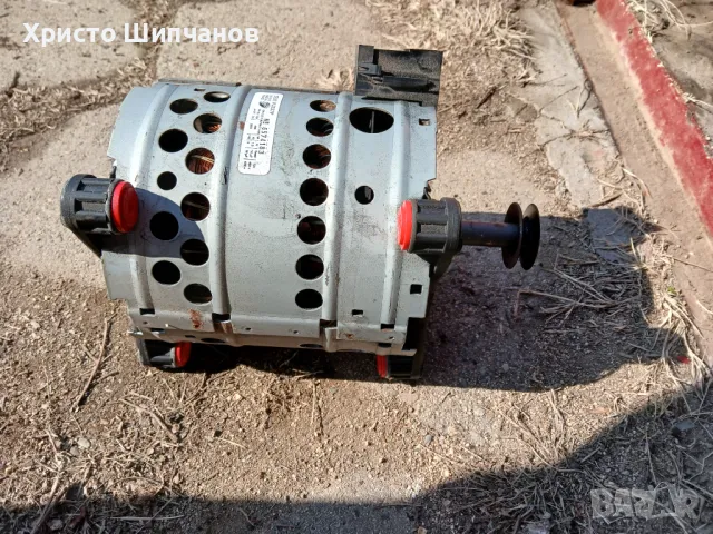 Продавам два ел.двигателя  от пералниGorenie и Miele