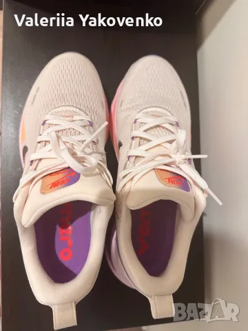 Маратонки Nike Vomero Plus, снимка 9 - Маратонки - 55953026