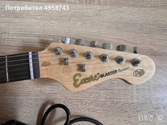 Електрическа китара Encore Blaster E60  Gloss Black с усилвател, снимка 2 - Китари - 56214132