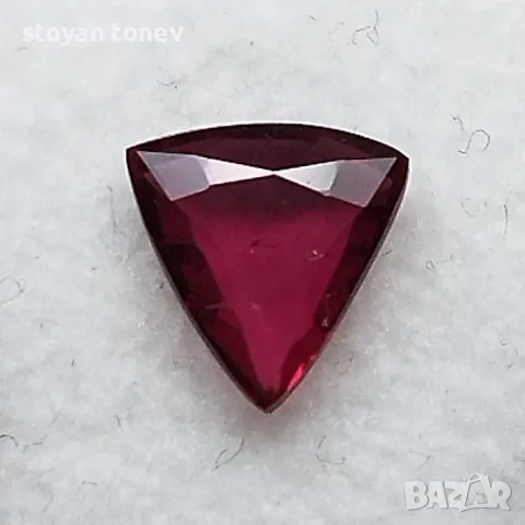 Ненагряван червен рубин с VS чистота - 0.71кт.! Сертифициран! Нов!