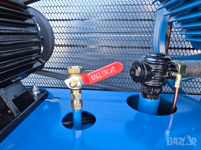 Компресор за въздух 300л.7.5 KW / 10 HР / 12.5 бара. Дебит усилен „TACH -1200л/мин, снимка 7 - Компресори - 52293037