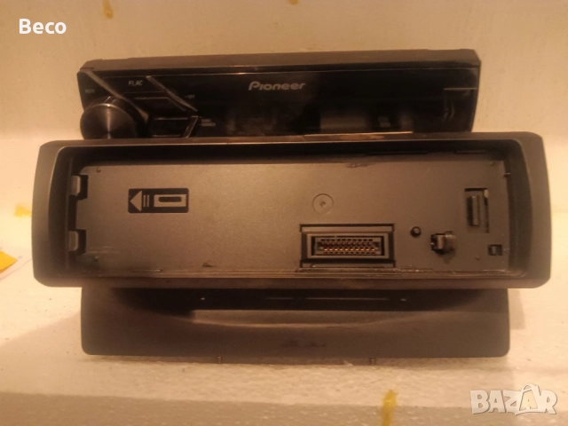 радио за кола свалящ панел , снимка 5 - Радиокасетофони, транзистори - 51943049