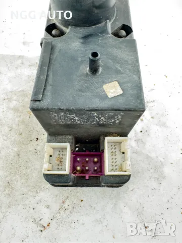 Вакуум Помпа Централно Заключване HELLA, 8TZ 006 522 03, 4A0 862 257 D, 4A0862257D за Audi, снимка 2 - Части - 47986694