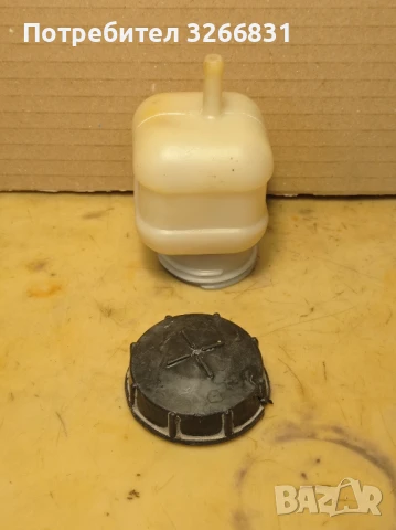 ВАЗ Лада Жигули 2101-казанче спирачна течност съединител СССР , снимка 3 - Части - 50950223