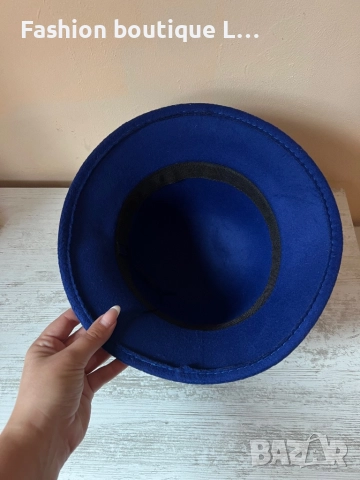 Дамска синя кръгла шапка с вътрешен шнур за стесняване на обиколката за да се регулира 💙, снимка 2 - Шапки - 52859774