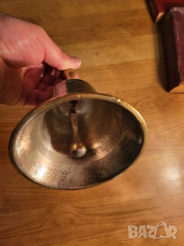 Стар масивен бронзов звънец  за повикване - силен звън, красота и декорация за вашия дом, офис, бар,, снимка 3 - Антикварни и старинни предмети - 40352674