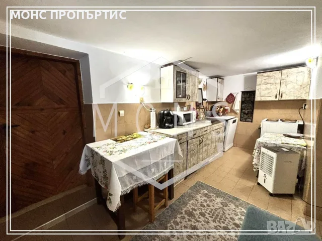 Продава се двуетажна обзаведена къща в с. Кардам, обл. Търговище, снимка 15 - Къщи - 56130540