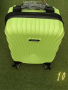 Стилен куфар с колелца за ръчен багаж с твърдо покритие 