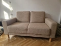 Продавам двуместен диван JYSK, като нов., снимка 1
