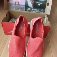 Skechers дамски спортни обувки, снимка 4 - Маратонки - 36347636