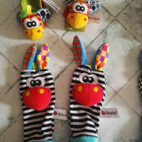 Детски играчки дрънкулки, комплект дрънкалка за крачета и китките, чорапки, снимка 4 - Дрънкалки и чесалки - 35108554