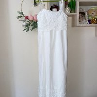 Нова дълга елегантна бяла рокля за всякакъв повод с декорация 3Д орнаменти памук полиестер , снимка 1 - Рокли - 41911809