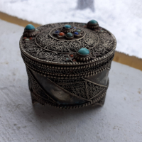 Стара османска сребърна кутийка - сачан с корали и тюркоази, снимка 2 - Антикварни и старинни предмети - 36226920