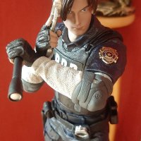 Леон от Resident evil, 27 см,нова, снимка 3 - Колекции - 41877135
