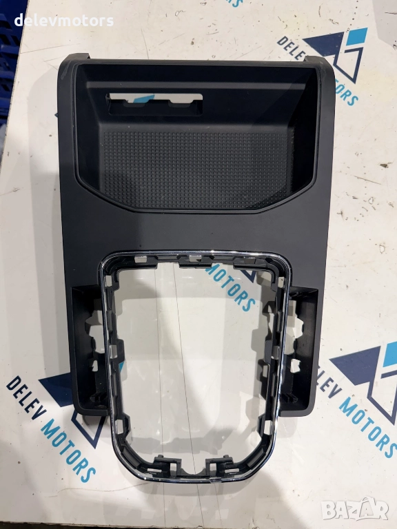 6F0863283 интериорна пластмаса около скоростен лост от Seat Arona 1.0 TSI, двигател CHZ, 95 кс., снимка 1